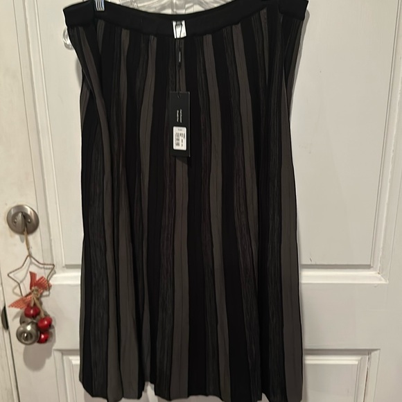 Misook new with tags black gray textured skirt sz XL, great for summer! ☀️👀 - Picture 5 of 7